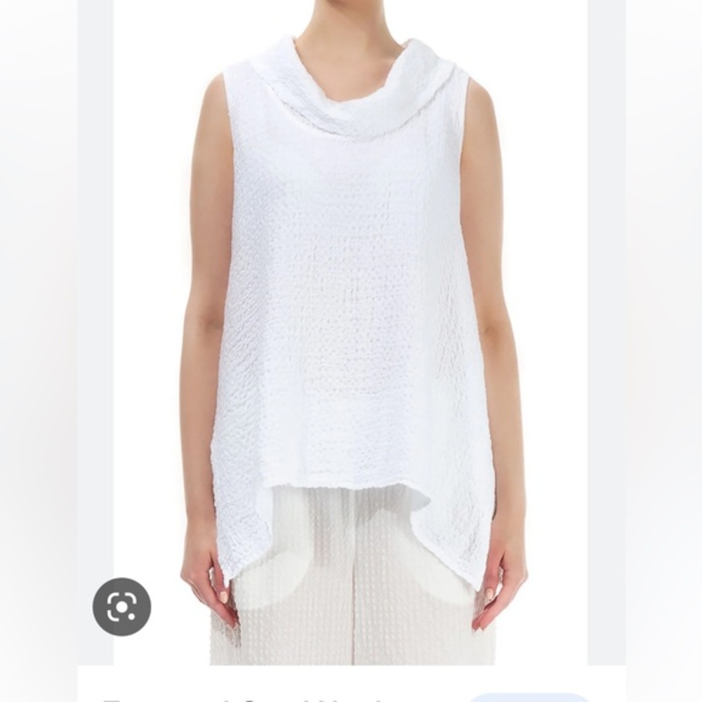 NWT Femme Fatale White Linen Sleeveless Drape Neck Blouse Top